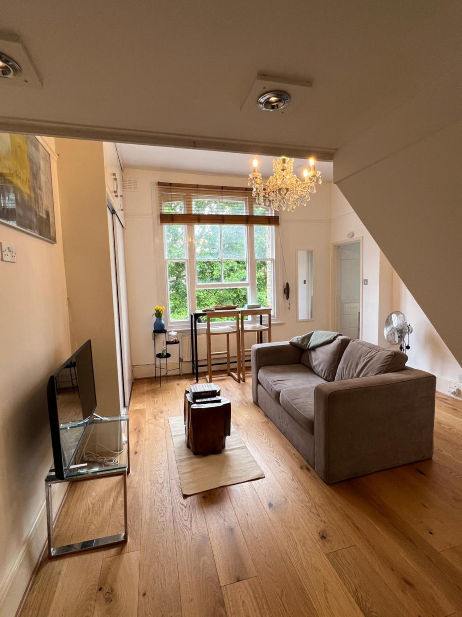 Maisonette Flat In Putney Londra